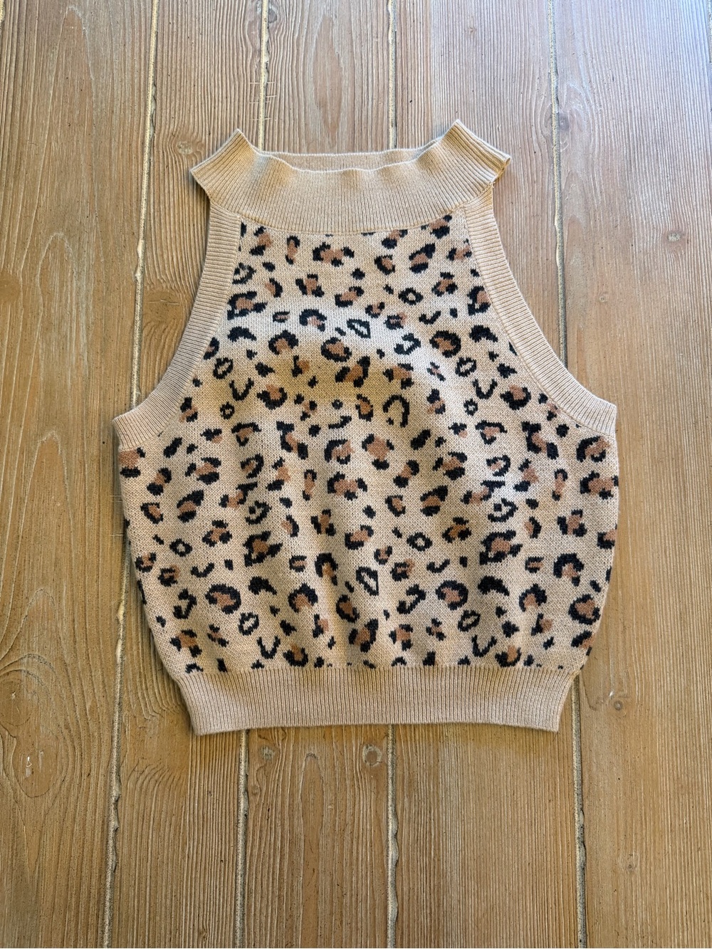 Kittenish sleeveless sweater crop top small